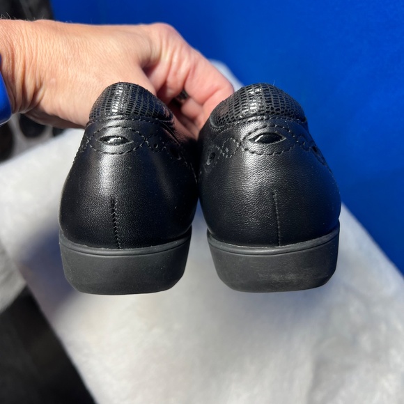 NIB/NWT$140🤩 |•ARAVON•| Adalyn-AR Blak Slip On Comfort Shoes Size 8 AA (Narrow) - Picture 4 of 14